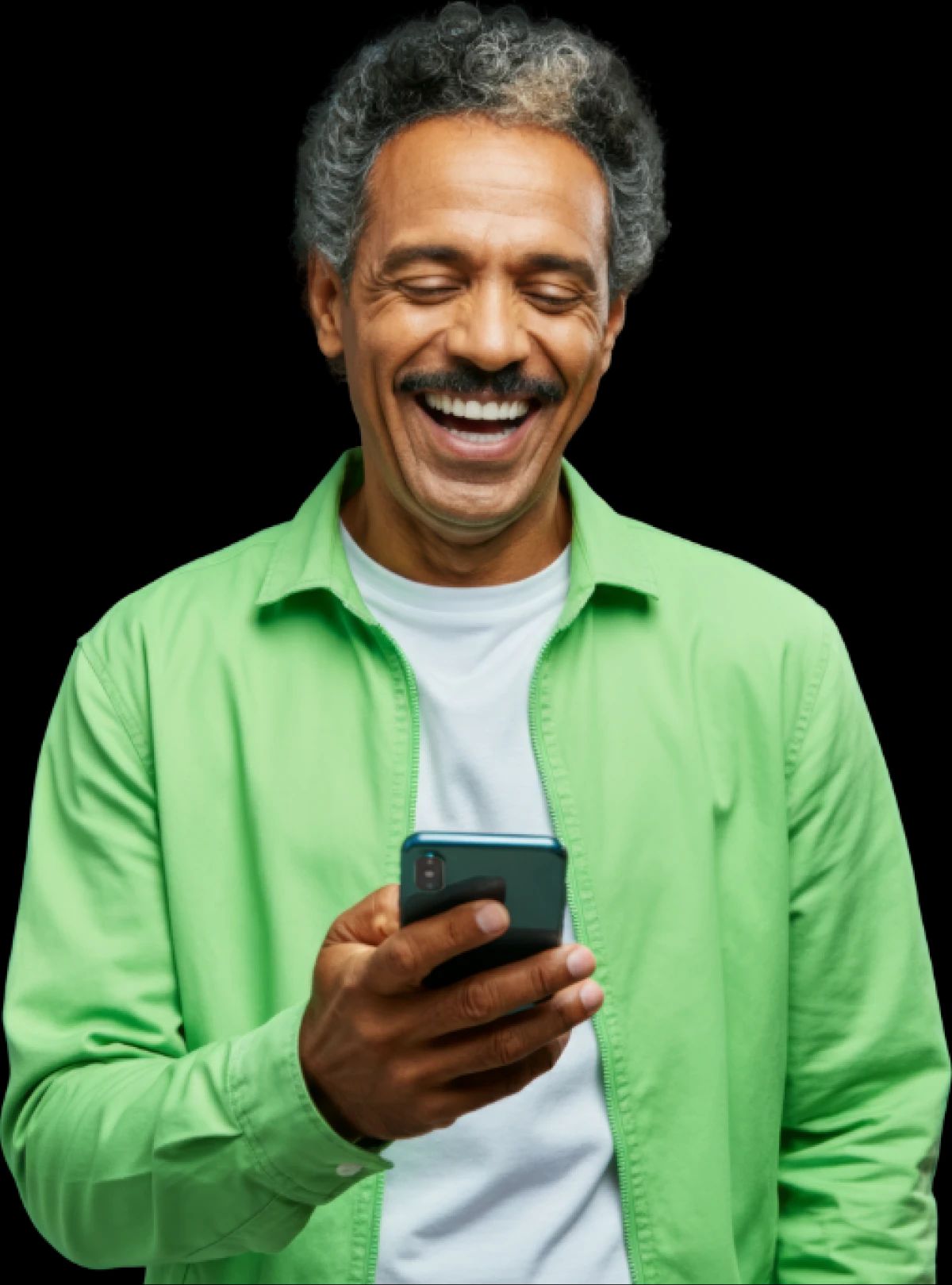 Cliente INSS usando o celular